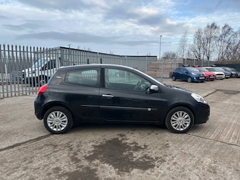 Used Renault Clio 2010 for sale - 77687382: Photo