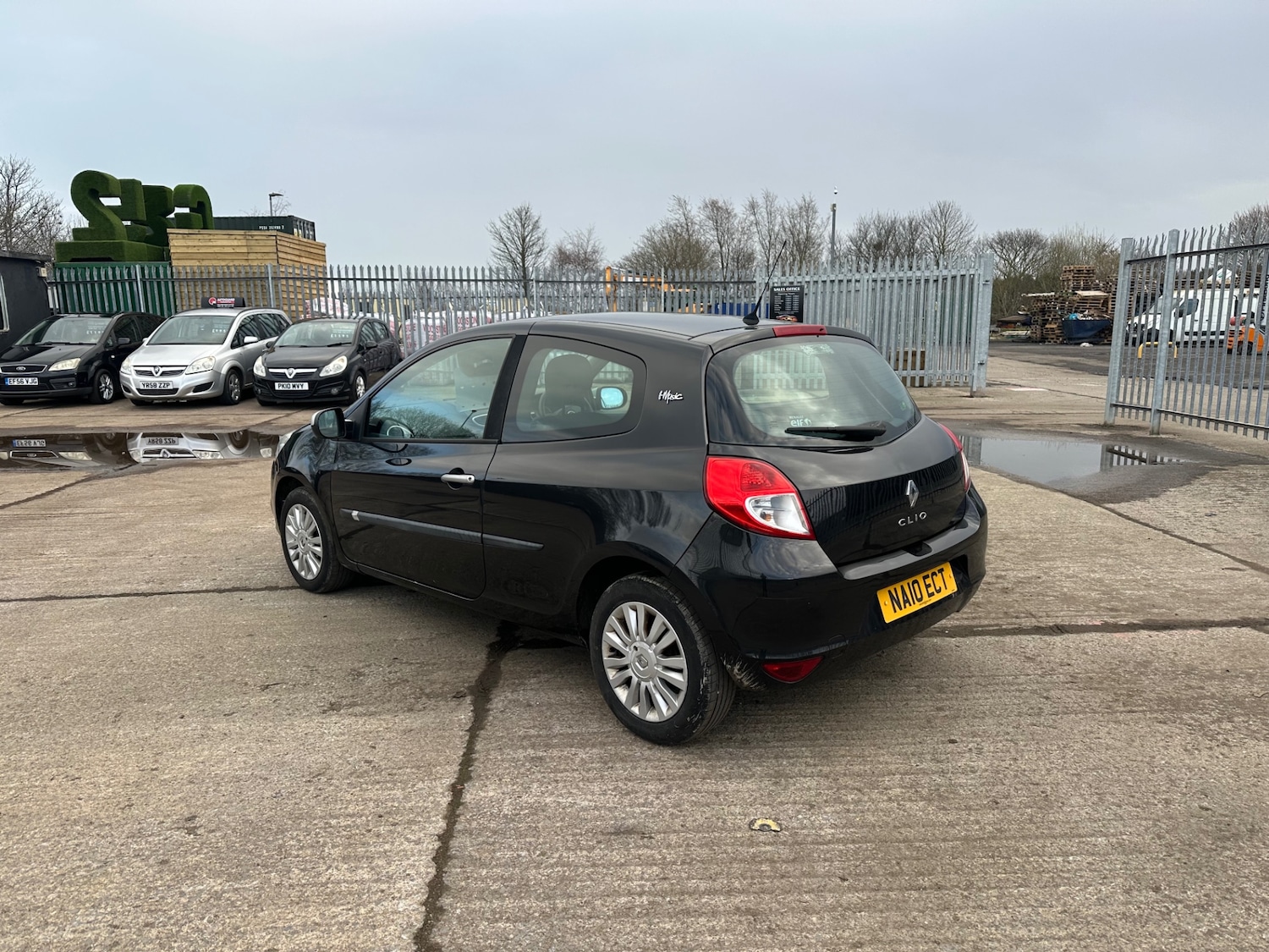 Used Renault Clio 2010 for sale - 77687382: Photo 5