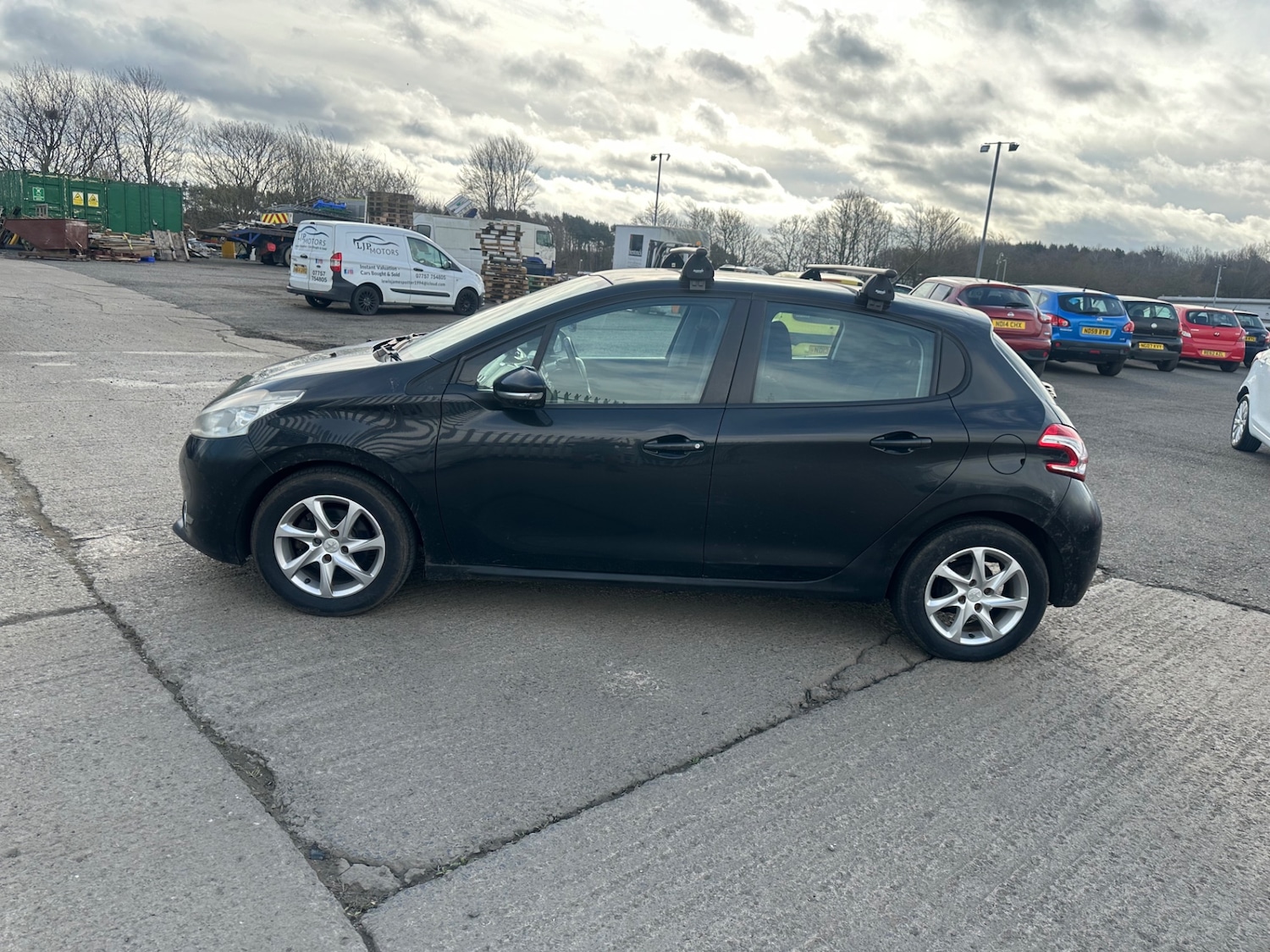 Used Peugeot 208 2012 for sale - 77845080: Photo 5