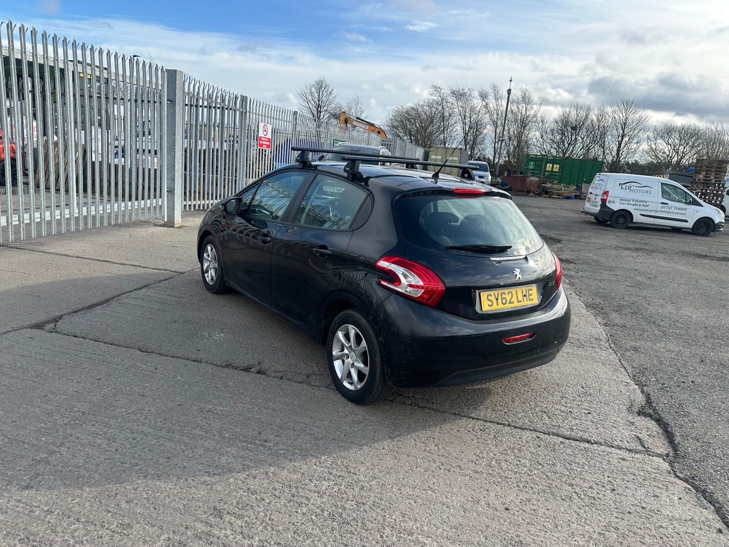 Used Peugeot 208 2012 for sale - 77845080: Photo 6