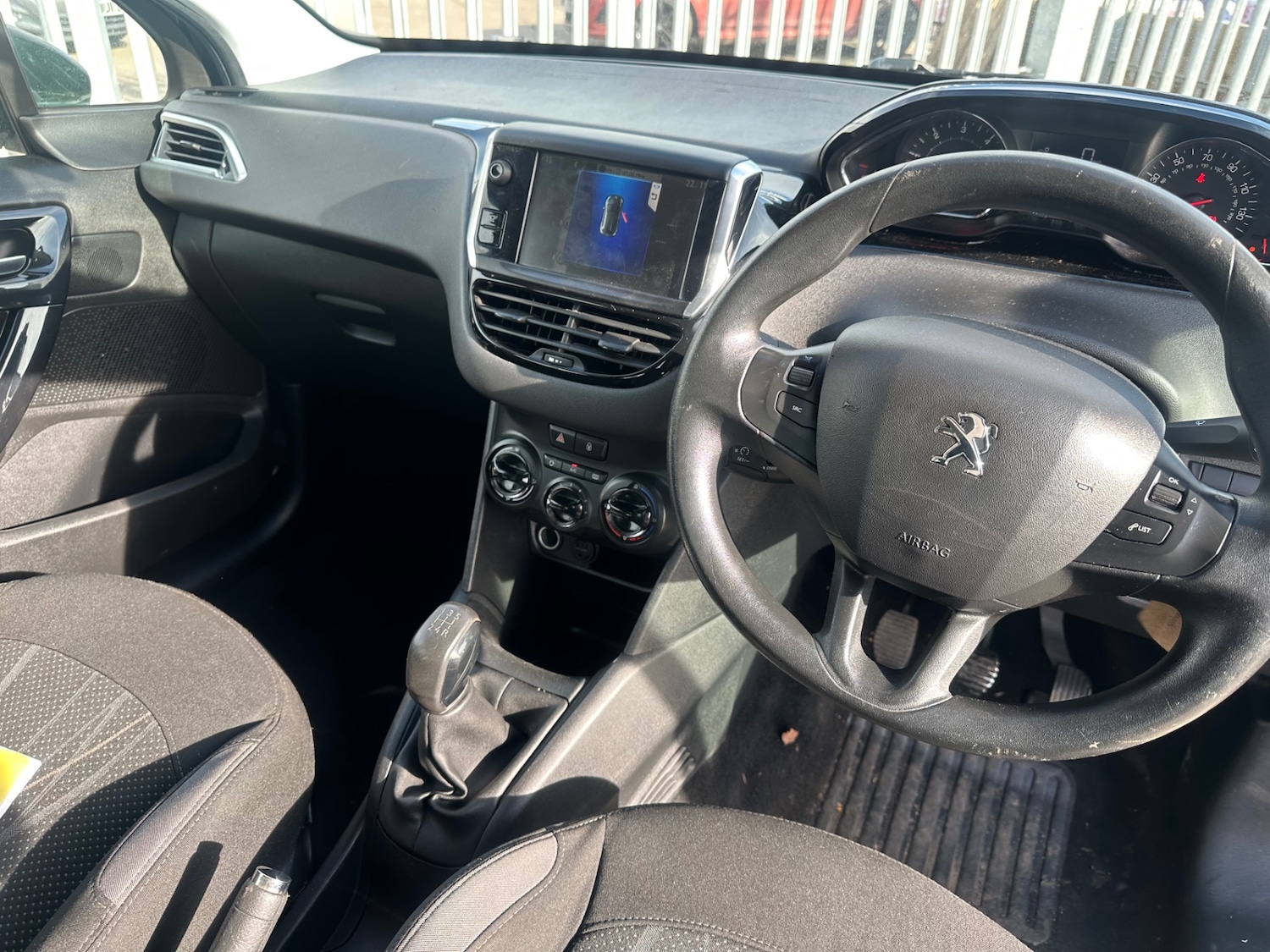 Used Peugeot 208 2012 for sale - 77845080: Photo 9