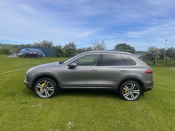 Used Porsche Cayenne 2011 for sale - 78687695: Photo