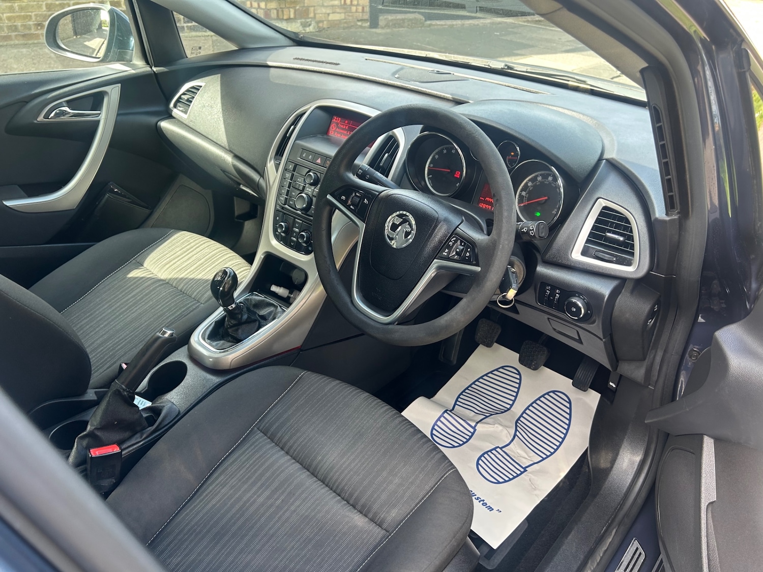 Used Vauxhall Astra 2011 for sale - 78202286: Photo 9