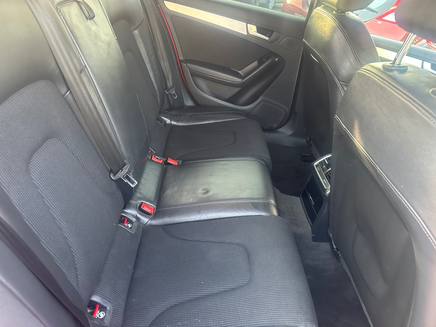 Used Audi A4 2011 for sale - 77766132: Photo 17