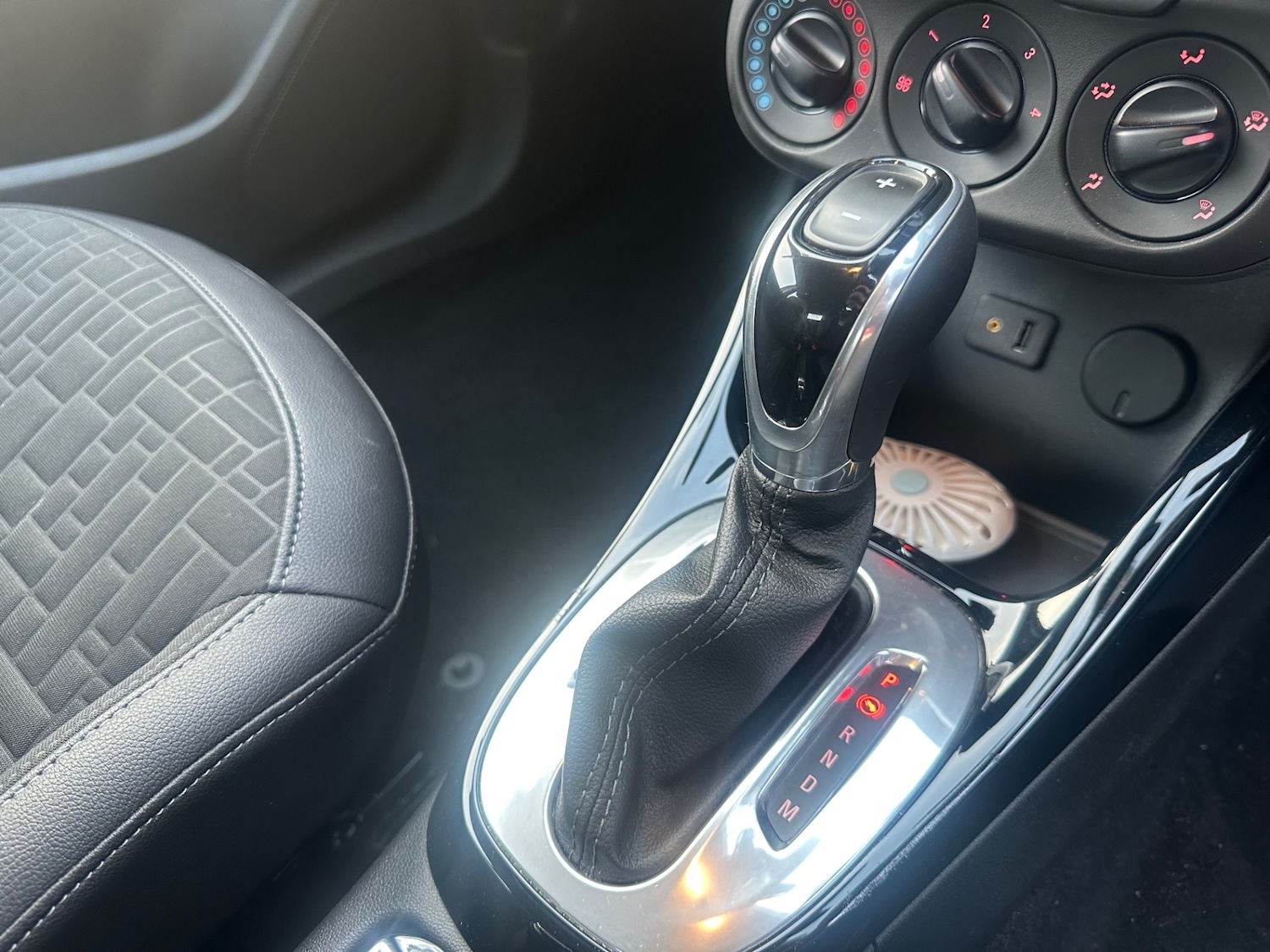 Used Vauxhall Corsa 2015 for sale - 77766093: Photo 18