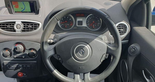 Used Renault Clio 2010 for sale - 74543428: Photo 9