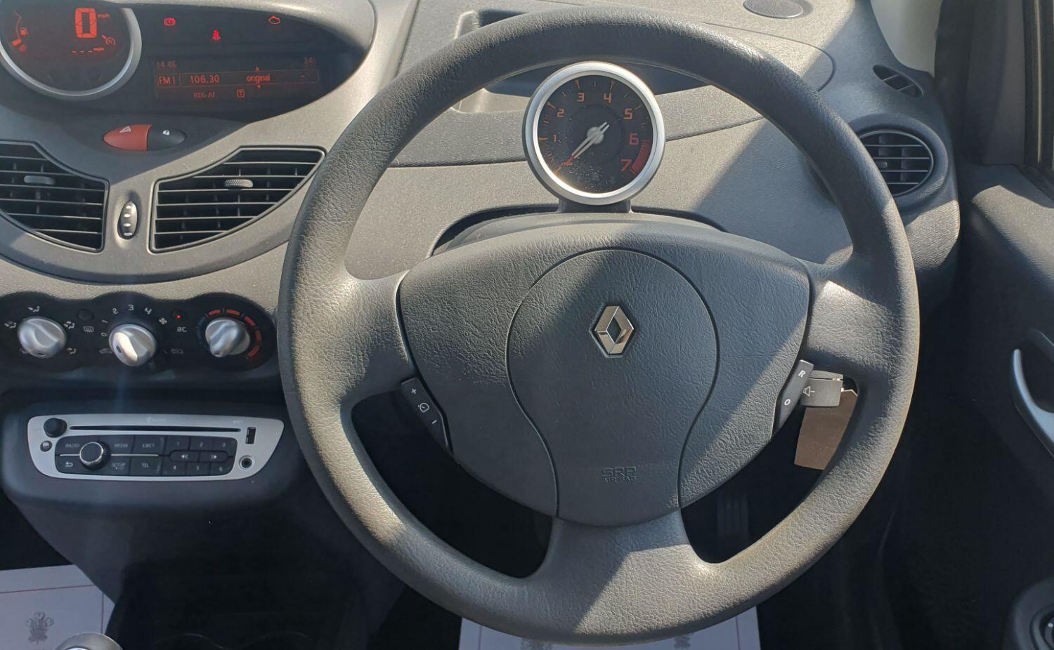 Used Renault Twingo 2013 for sale - 76793458: Photo 9