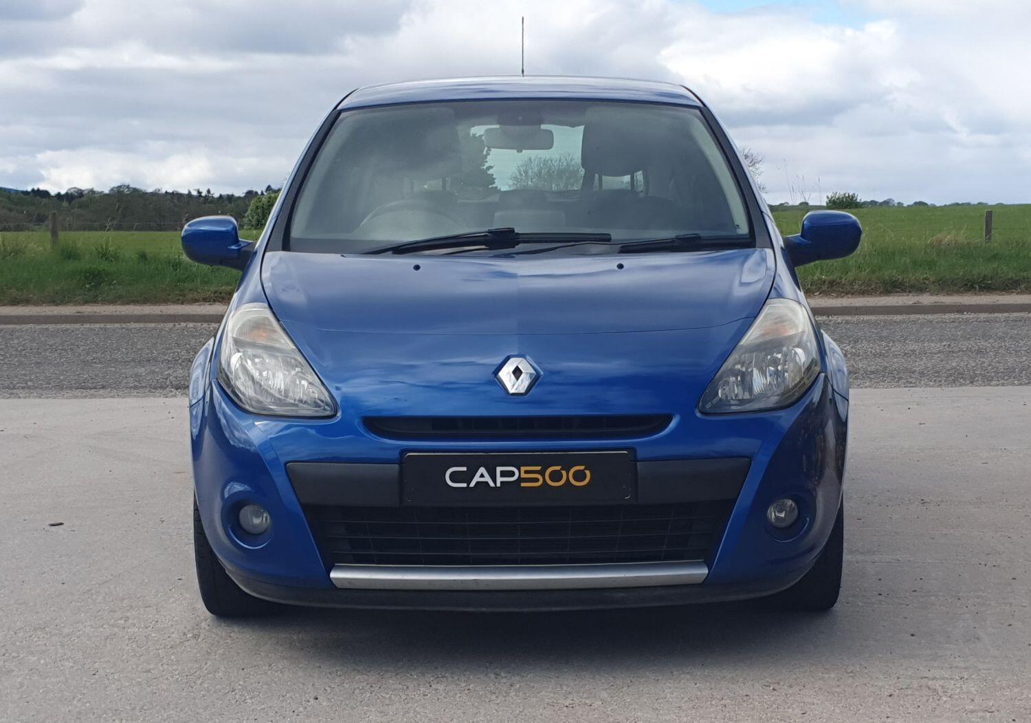 Used Renault Clio 2010 for sale - 76769180: Photo 2