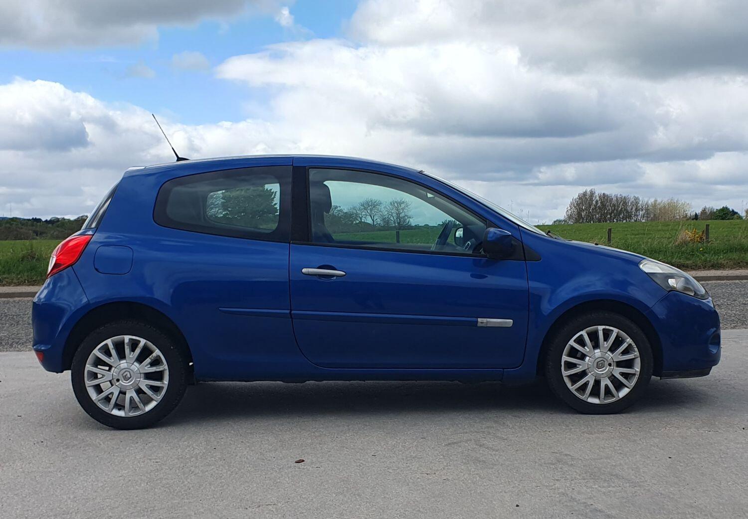 Used Renault Clio 2010 for sale - 76769180: Photo 3
