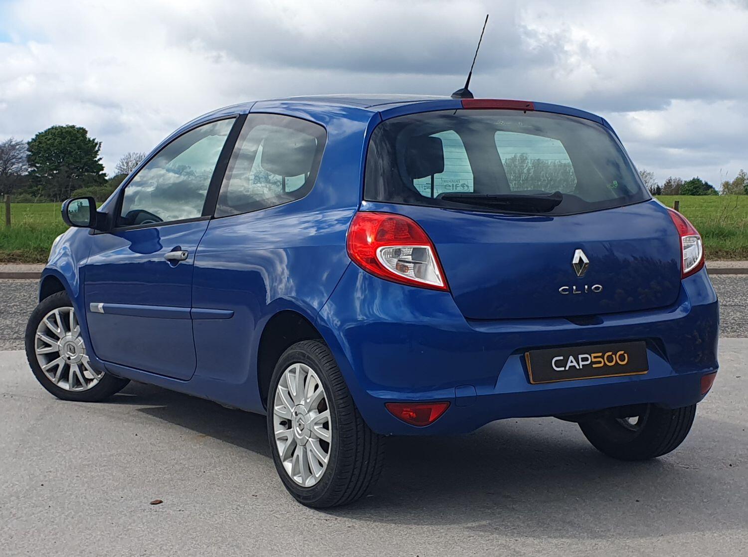 Used Renault Clio 2010 for sale - 76769180: Photo 4