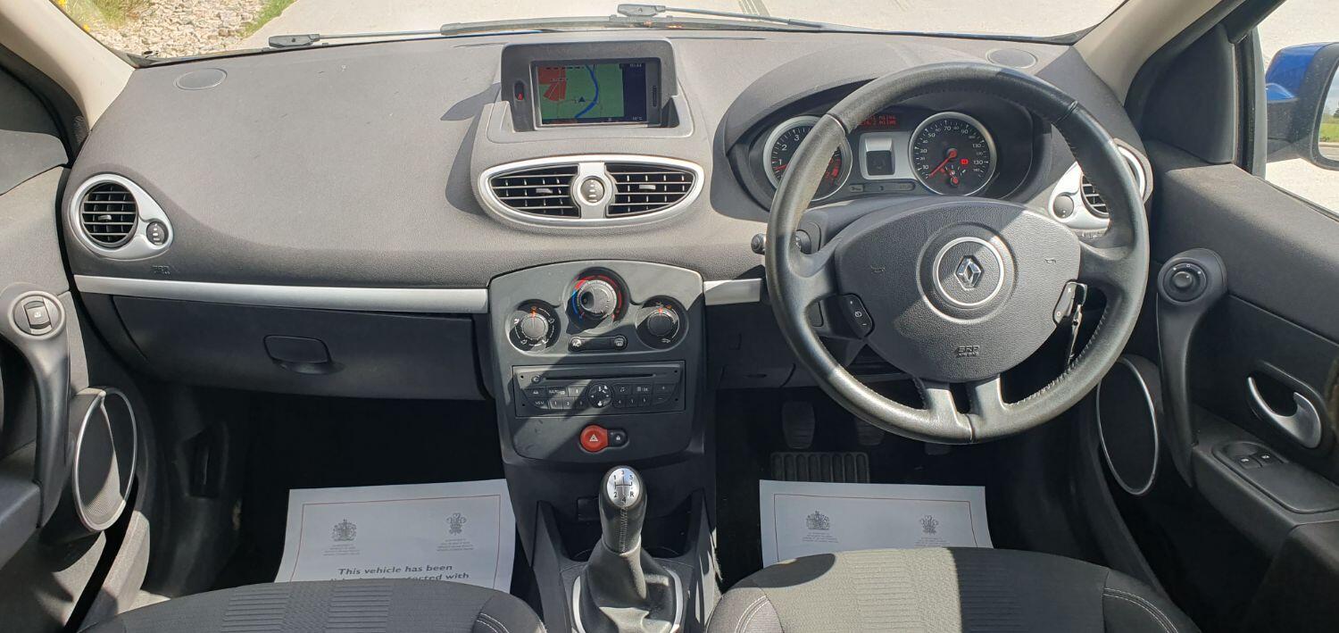 Used Renault Clio 2010 for sale - 76769180: Photo 8