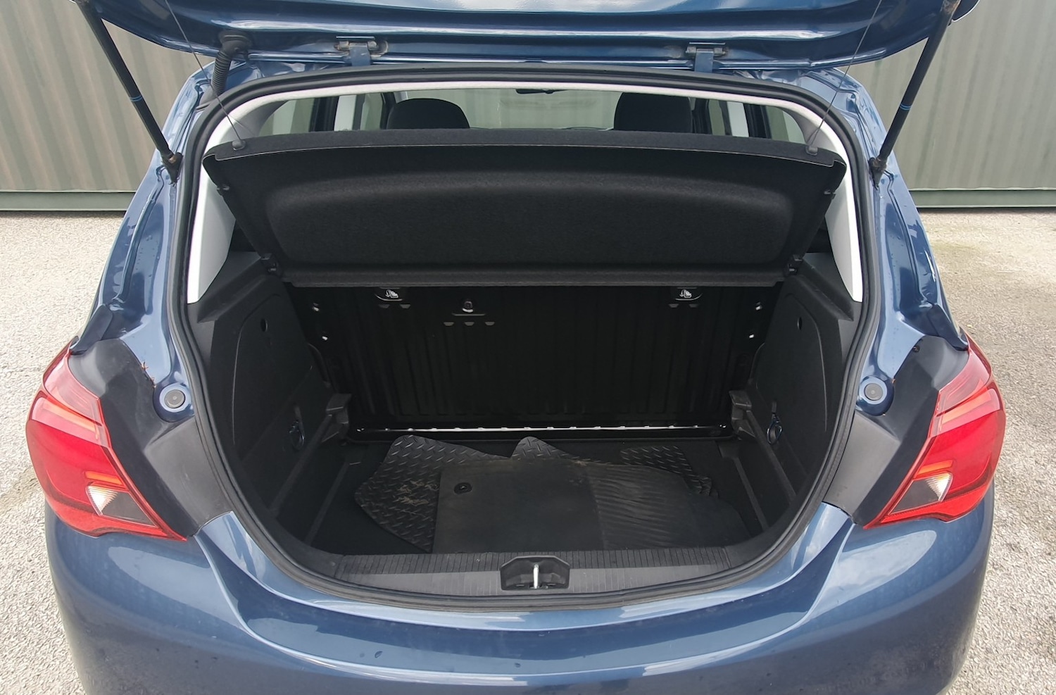 Used Vauxhall Corsa 2016 for sale - 77020579: Photo 11