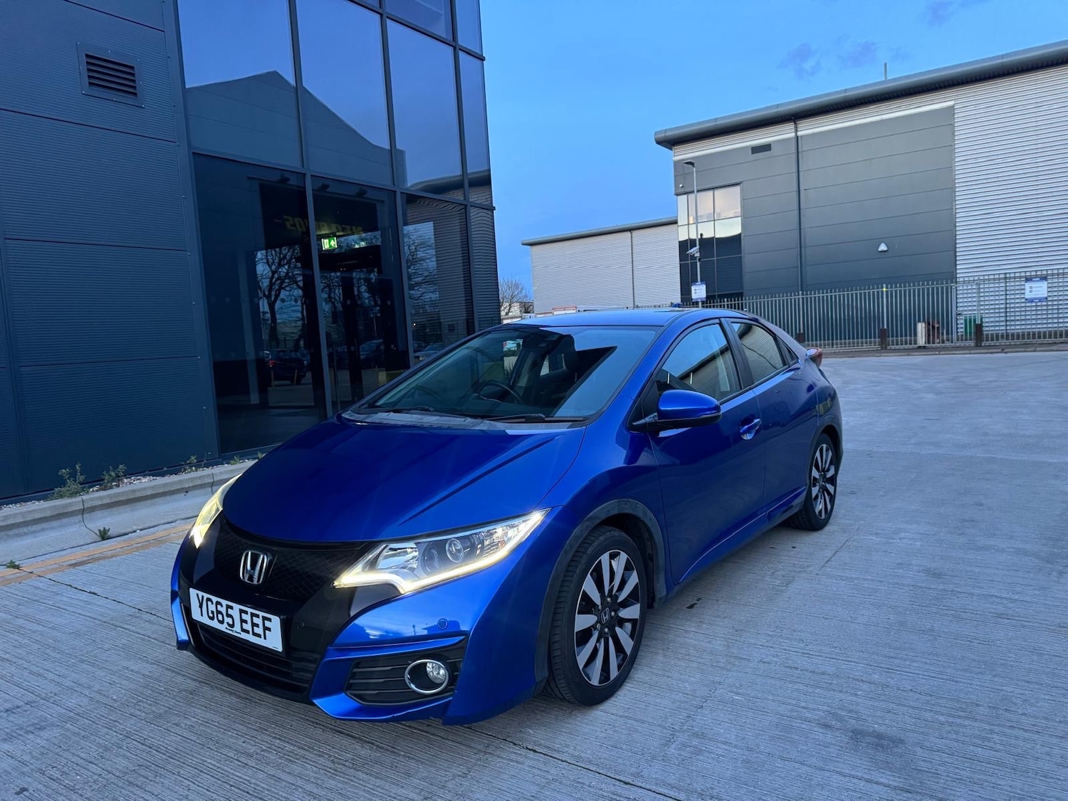 Used Honda Civic 2015 for sale - 77890087: Photo 2