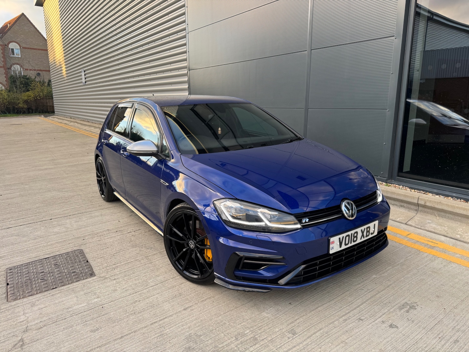 Used Volkswagen Golf 2018 for sale - 76758197: Photo 1