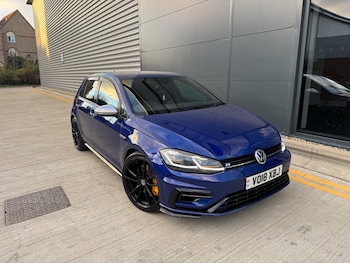 Volkswagen - Golf