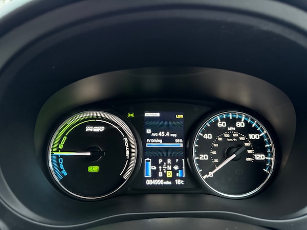 Used Mitsubishi Outlander 2015 for sale - 75228202: Photo 35