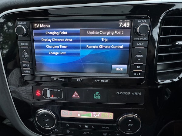Used Mitsubishi Outlander 2015 for sale - 75228202: Photo 44