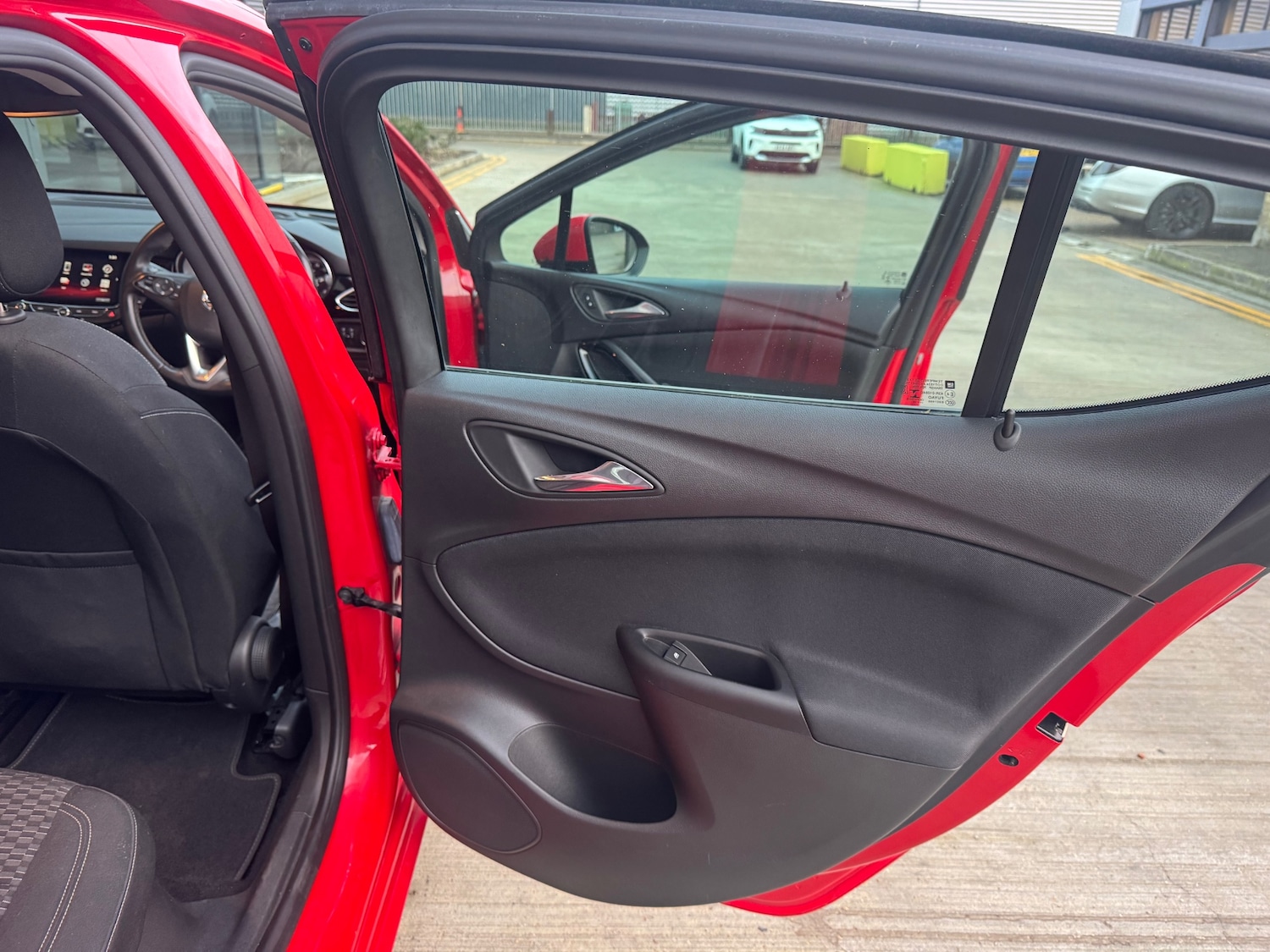 Used Vauxhall Astra 2018 for sale - 77184180: Photo 25