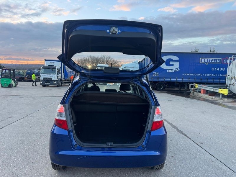 Used Honda Jazz 2010 for sale - 77450150: Photo 15