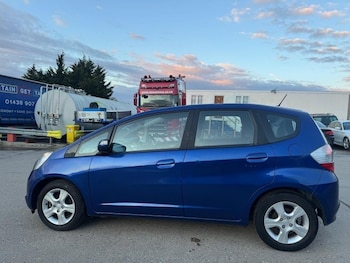 Used Honda Jazz 2010 for sale - 77450150: Photo