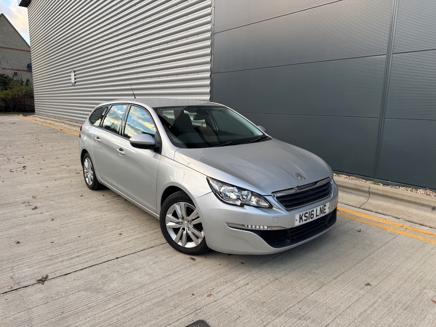 Used Peugeot 308 2016 for sale - 76877475: Photo 1
