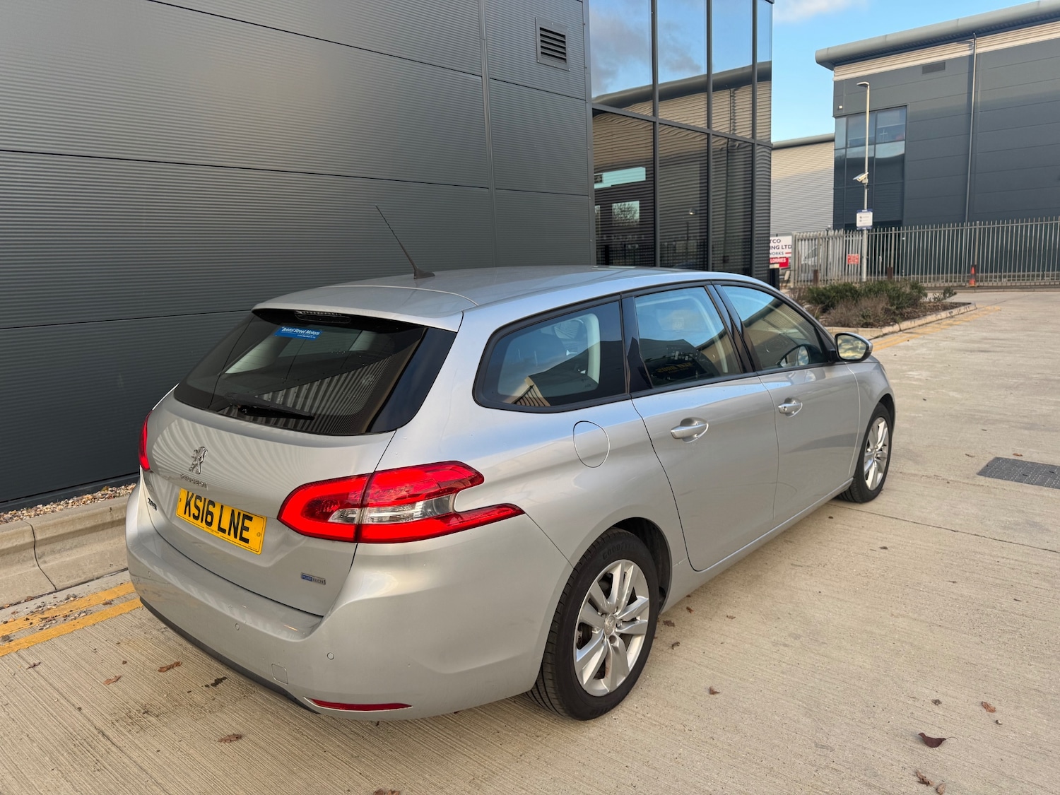 Used Peugeot 308 2016 for sale - 76877475: Photo 4