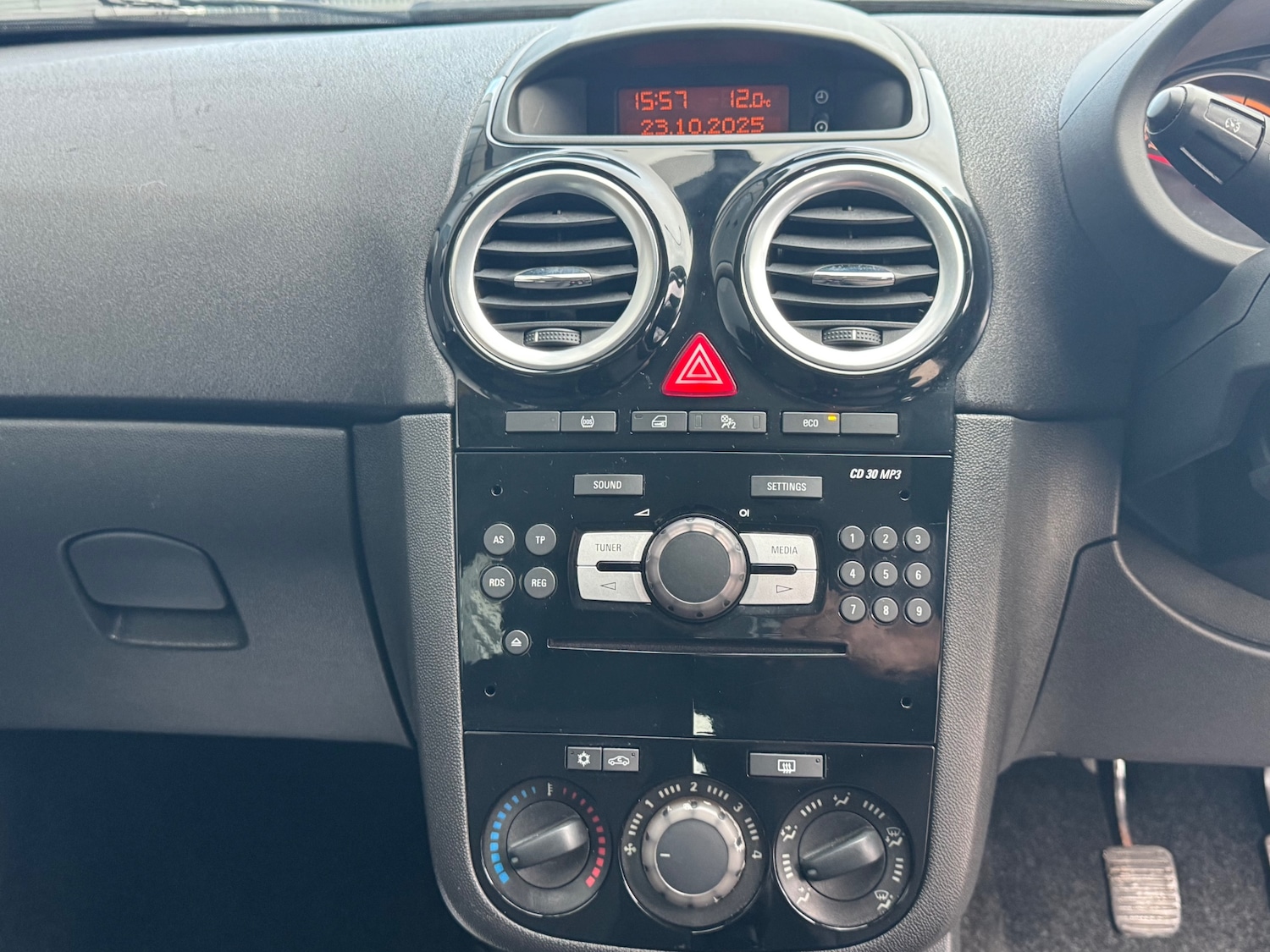 Used Vauxhall Corsa 2014 for sale - 76375399: Photo 28