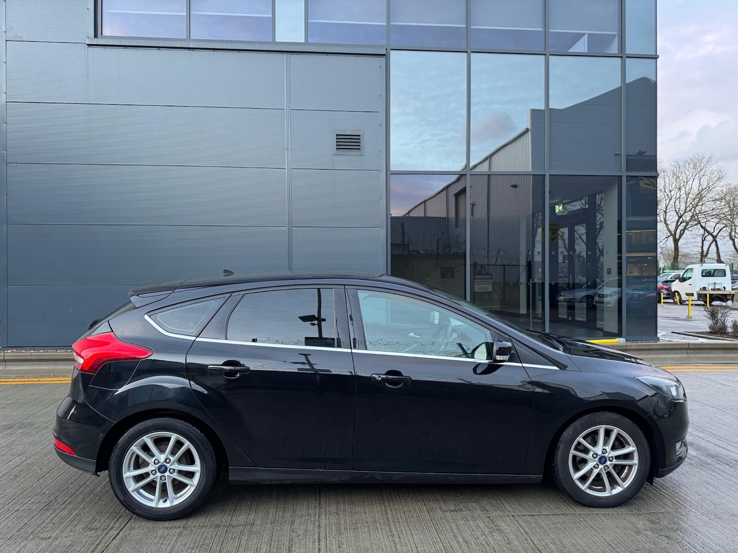 Used Ford Focus 2015 for sale - 77366880: Photo 4