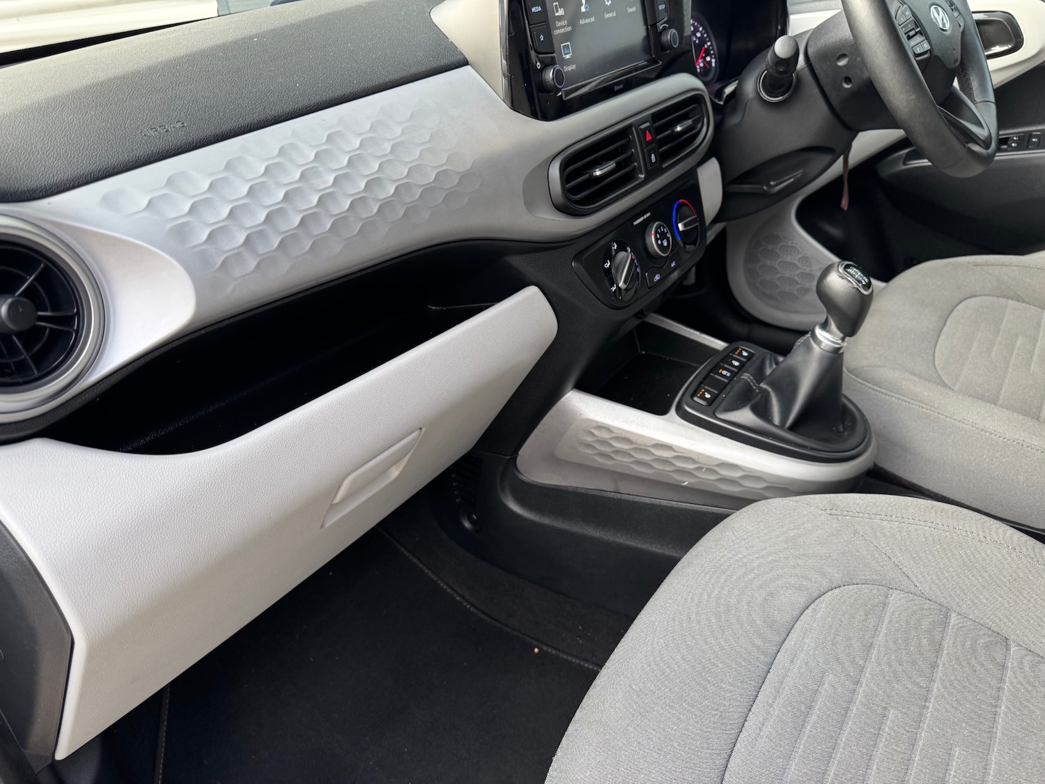 Used Hyundai i10 2020 for sale - 76510503: Photo 18