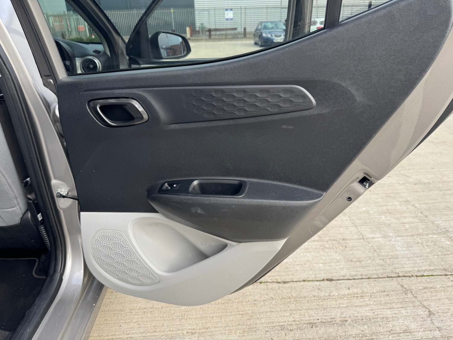 Used Hyundai i10 2020 for sale - 76510503: Photo 28