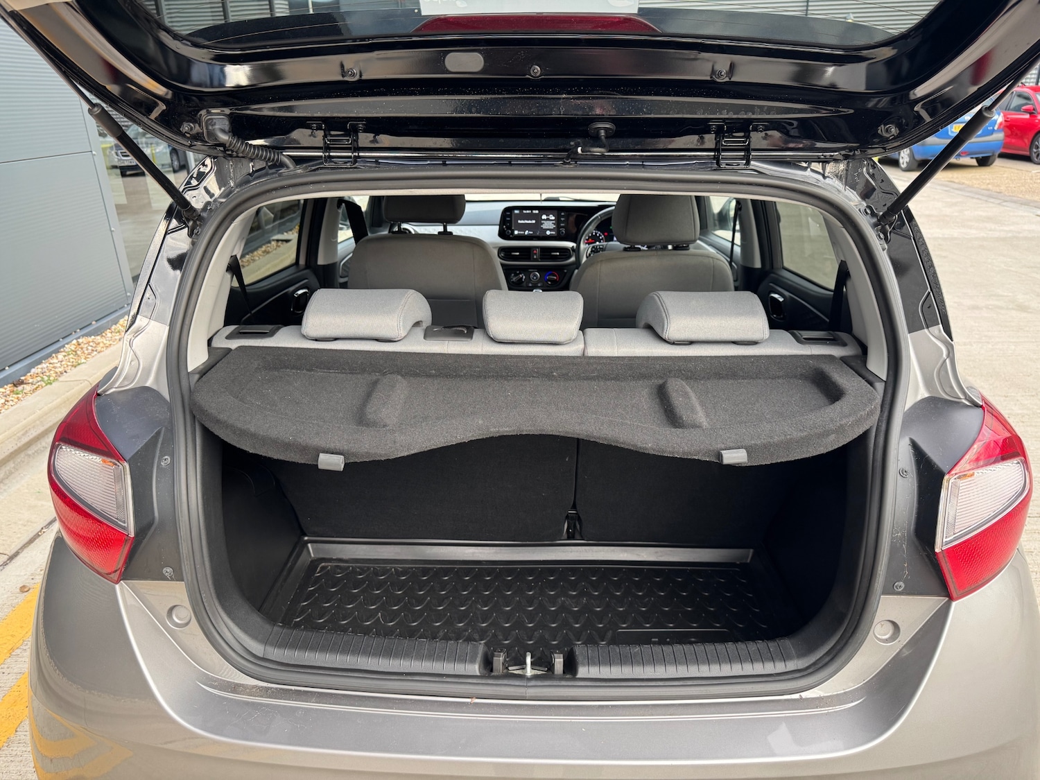 Used Hyundai i10 2020 for sale - 76510503: Photo 42