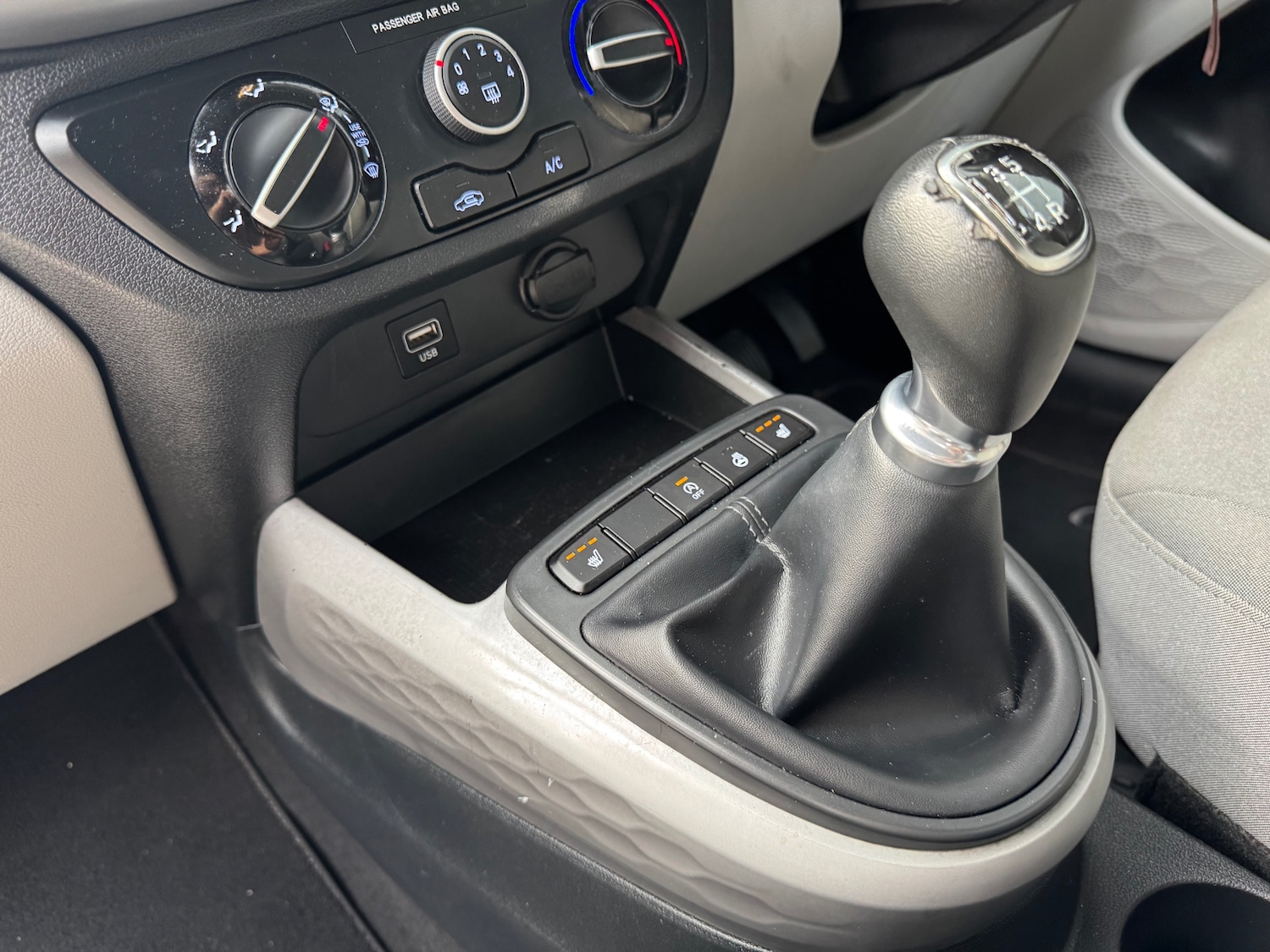 Used Hyundai i10 2020 for sale - 76510503: Photo 9