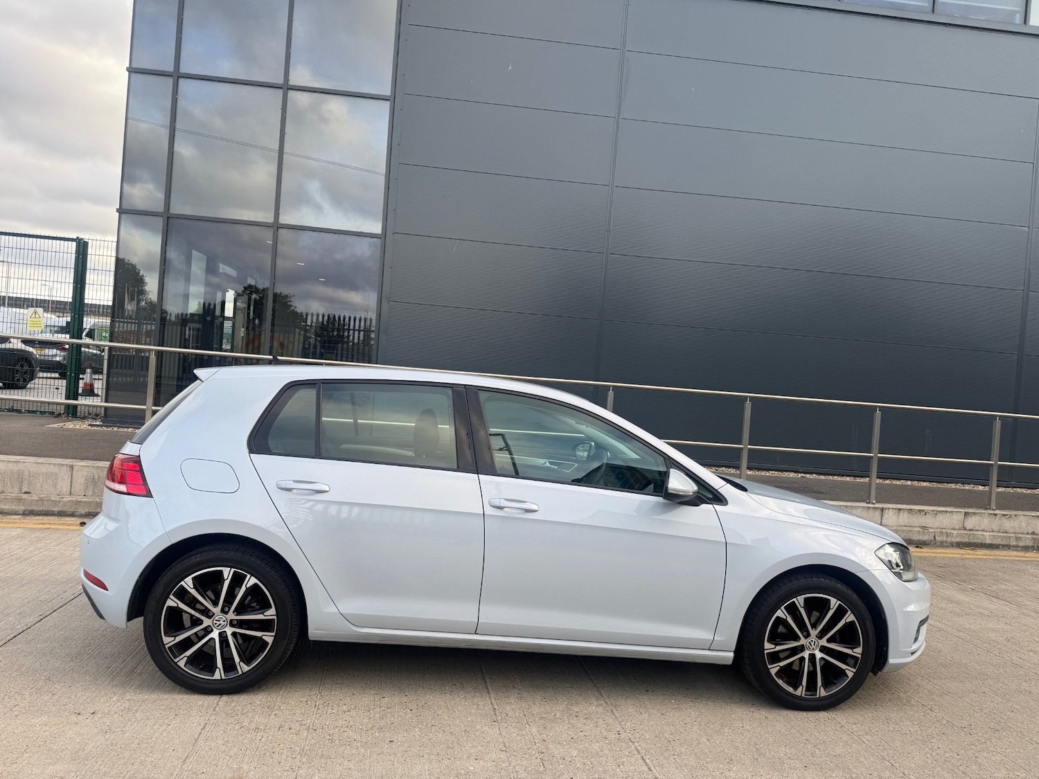 Used Volkswagen Golf 2018 for sale - 76174574: Photo 21
