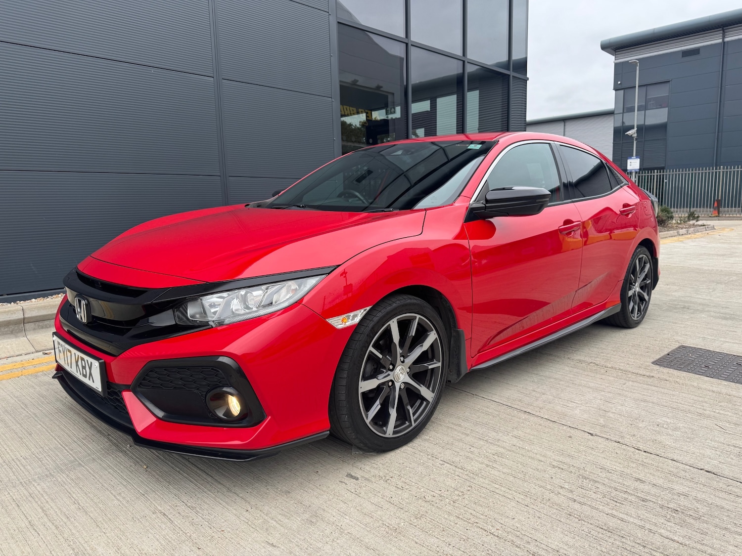Used Honda Civic 2017 for sale - 76306083: Photo 2