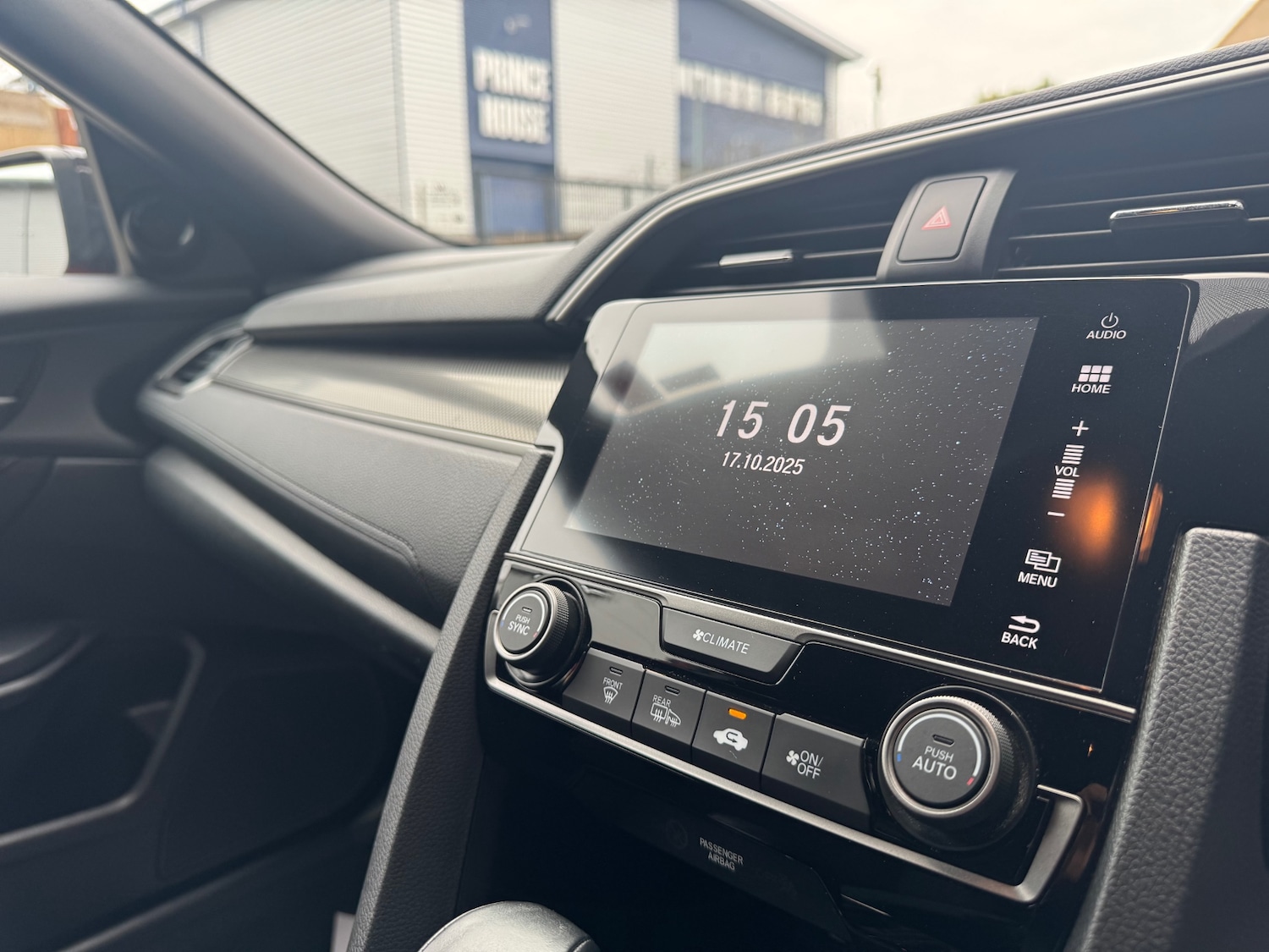 Used Honda Civic 2017 for sale - 76306083: Photo 7