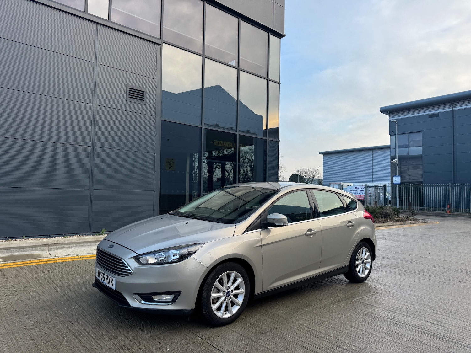 Used Ford Focus 2015 for sale - 77240460: Photo 2