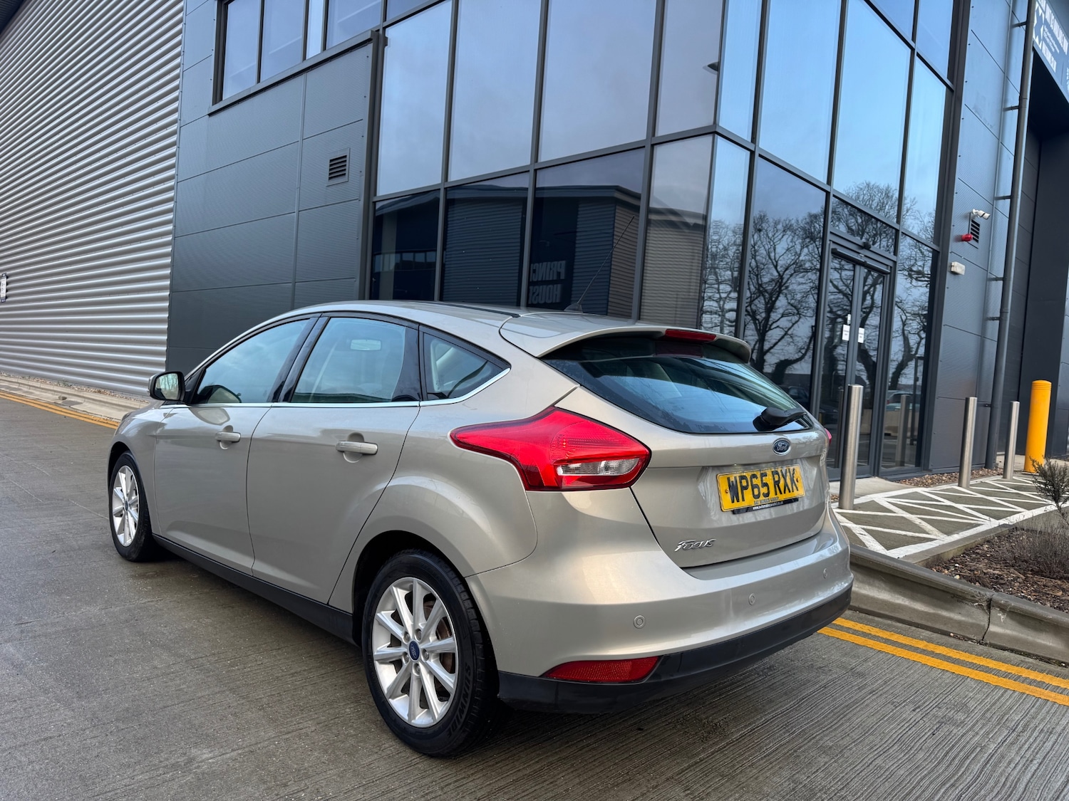 Used Ford Focus 2015 for sale - 77240460: Photo 3