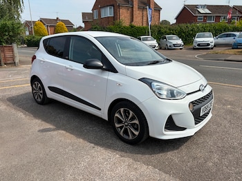 Used Hyundai i10 2019 for sale - 79232244: Photo