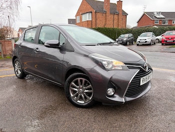 Used Toyota Yaris 2015 for sale - 77381252: Photo