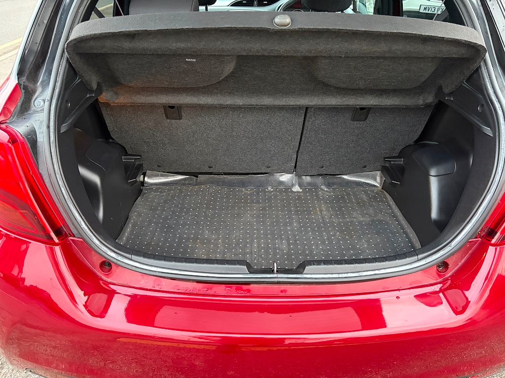 Used Toyota Yaris 2017 for sale - 76709736: Photo 23