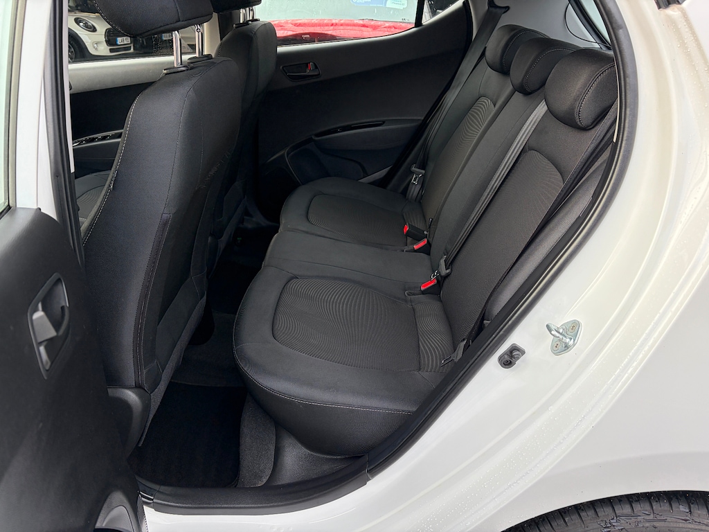 Used Hyundai i10 2018 for sale - 77151728: Photo 11