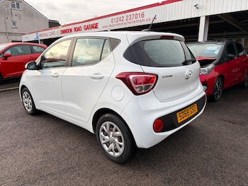 Used Hyundai i10 2018 for sale - 77151728: Photo