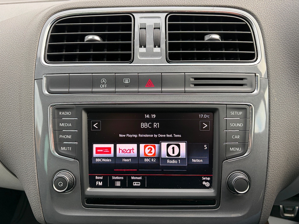 Used Volkswagen Polo 2015 for sale - 76609776: Photo 11