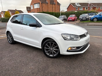 Used Volkswagen Polo 2015 for sale - 76609776: Photo