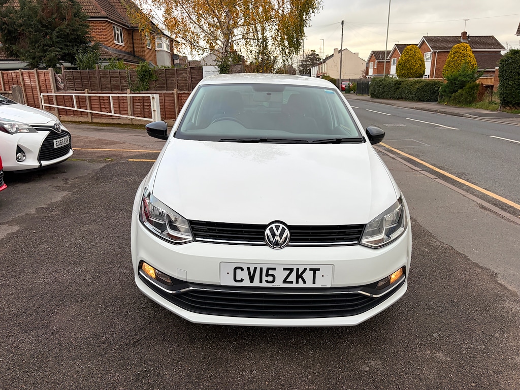 Used Volkswagen Polo 2015 for sale - 76609776: Photo 2