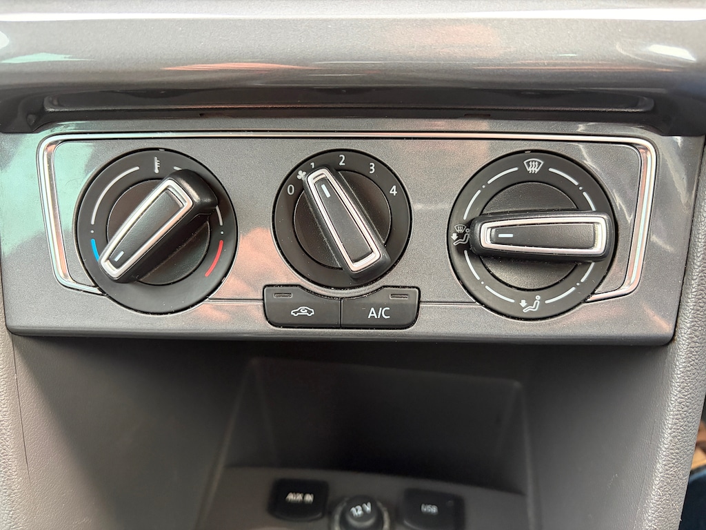 Used Volkswagen Polo 2015 for sale - 76609776: Photo 23