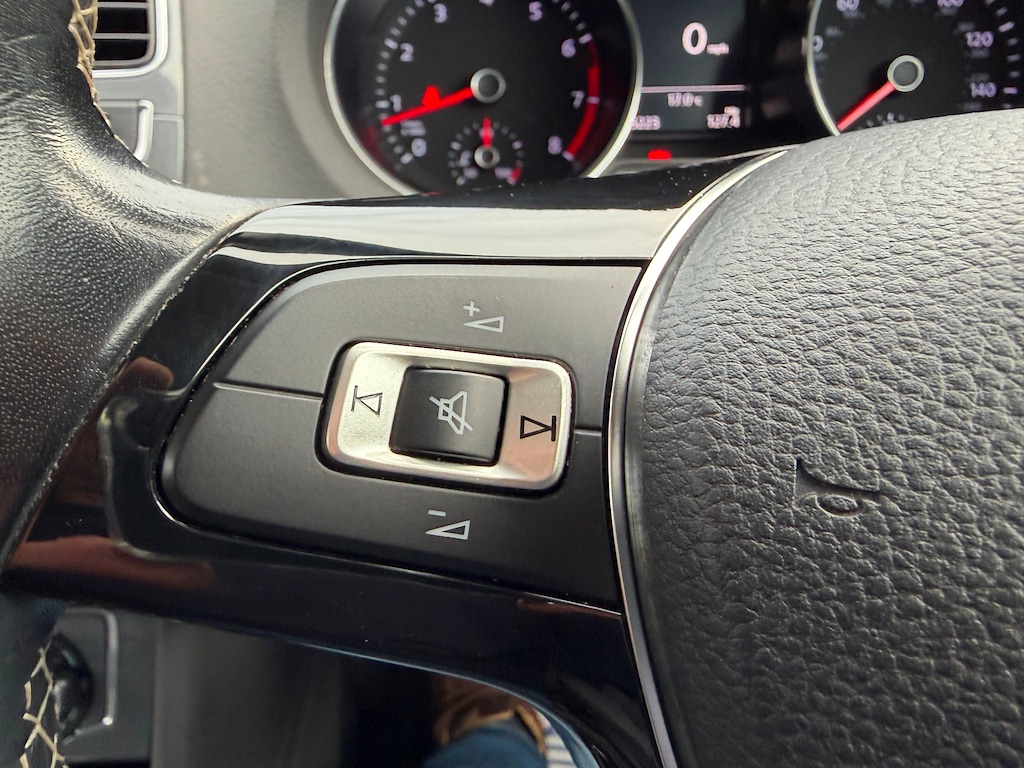 Used Volkswagen Polo 2015 for sale - 76609776: Photo 25