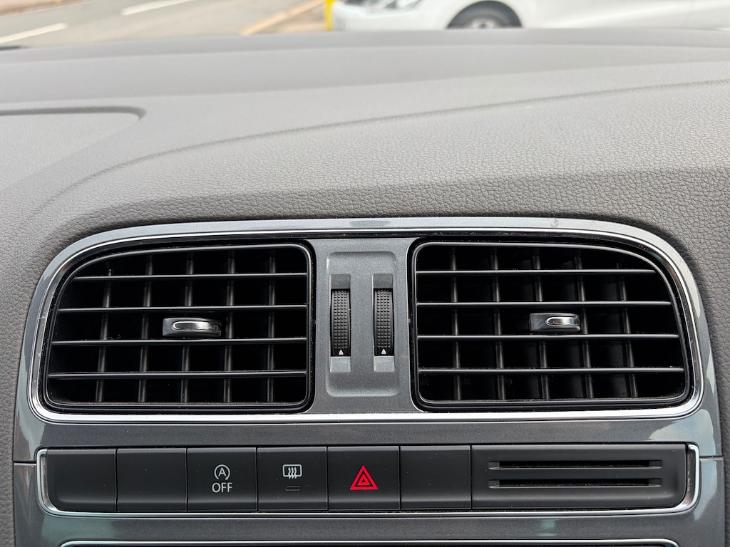 Used Volkswagen Polo 2015 for sale - 76609776: Photo 28