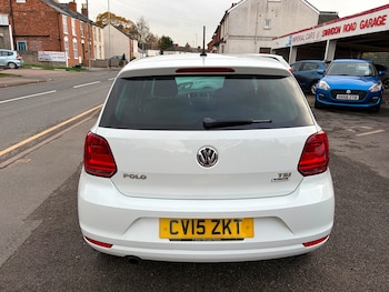 Used Volkswagen Polo 2015 for sale - 76609776: Photo