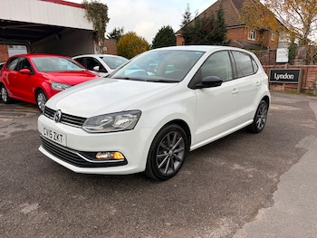 Used Volkswagen Polo 2015 for sale - 76609776: Photo
